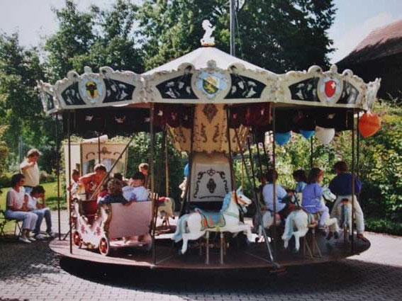 Karussell Schweiz mieten